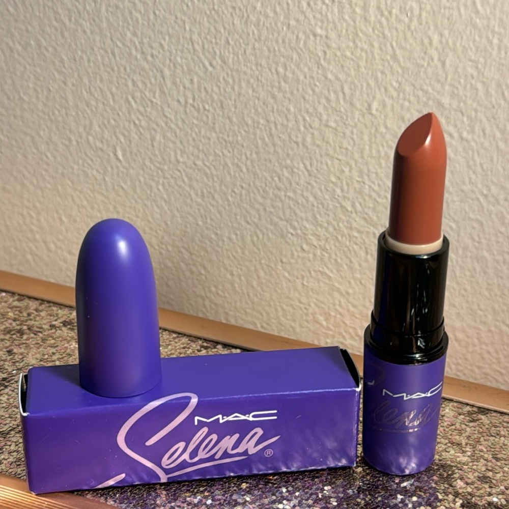 MAC Cosmetics Selena Amor Prohibido New